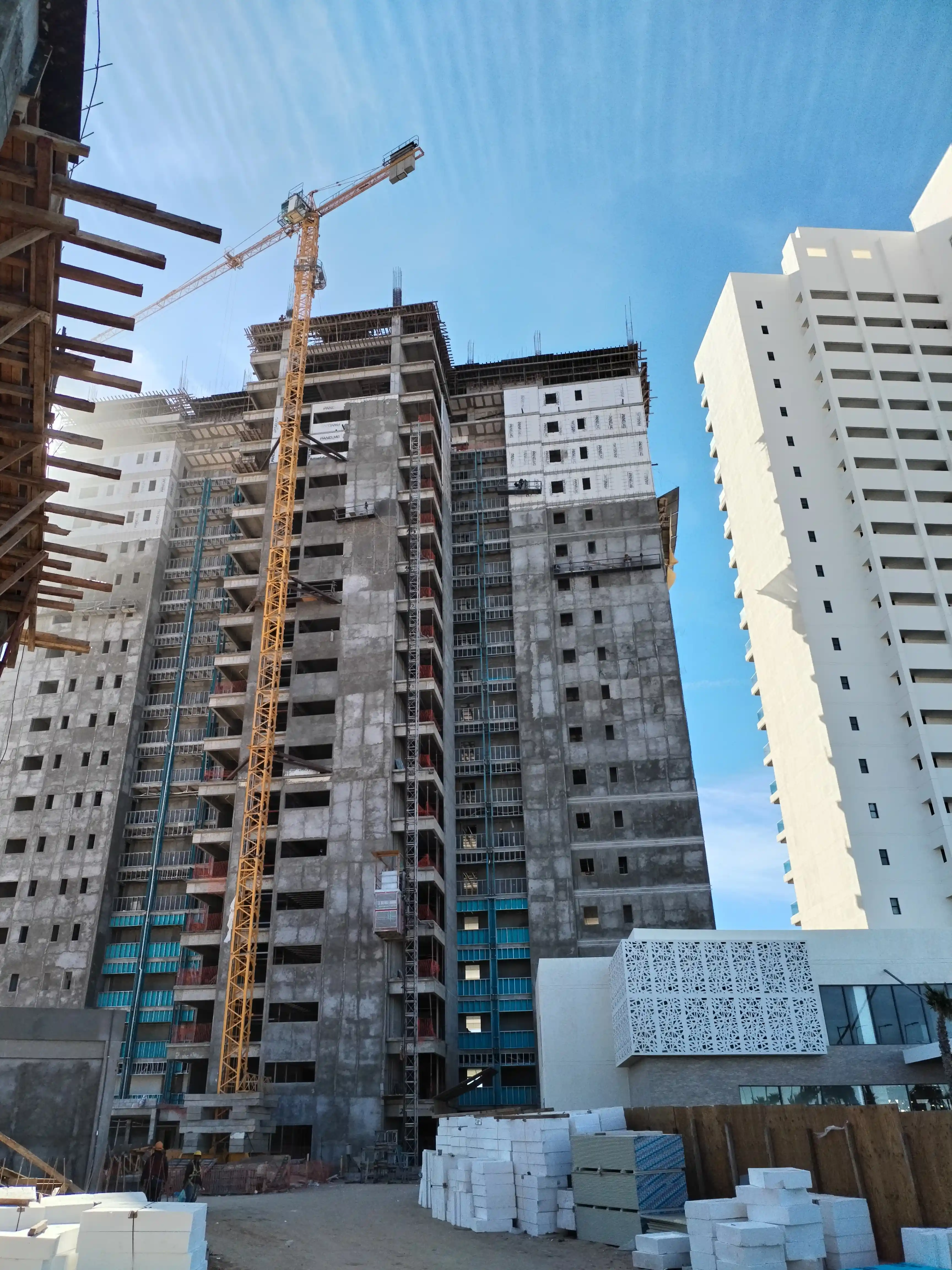 Fachadas, Muros Divisorios y Volúmenes en Edificios 1
